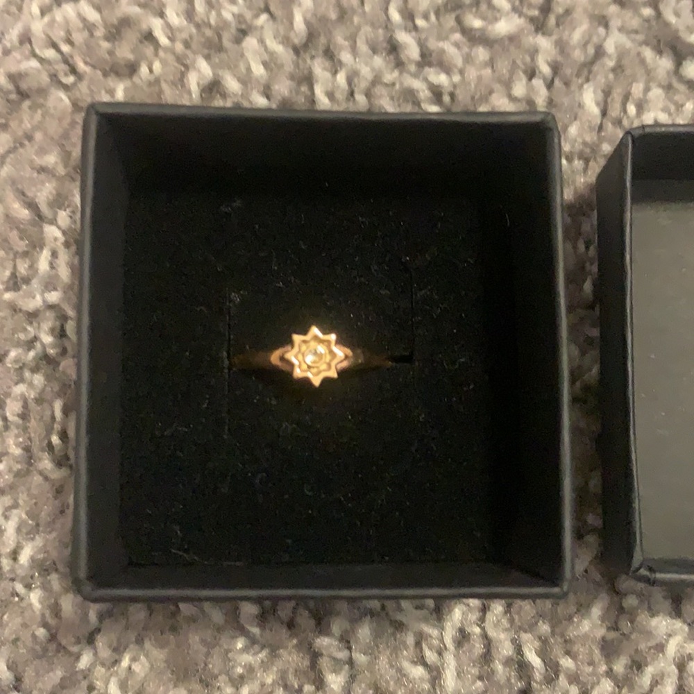 Stilnest size 7 ring by Anna Saccone